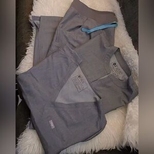 Figs Women's Charcoal Scrub Set